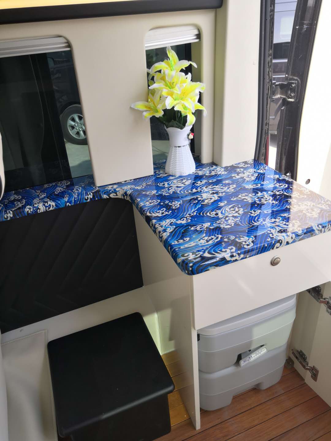 成功商务人士适用车推荐——江铃福特·新世代全顺豪华商旅车