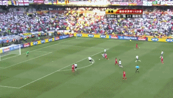 2010年南非足球世界杯（4万人见证！世界杯经典瞬间：这一次误判，直接颠覆了世界足坛）