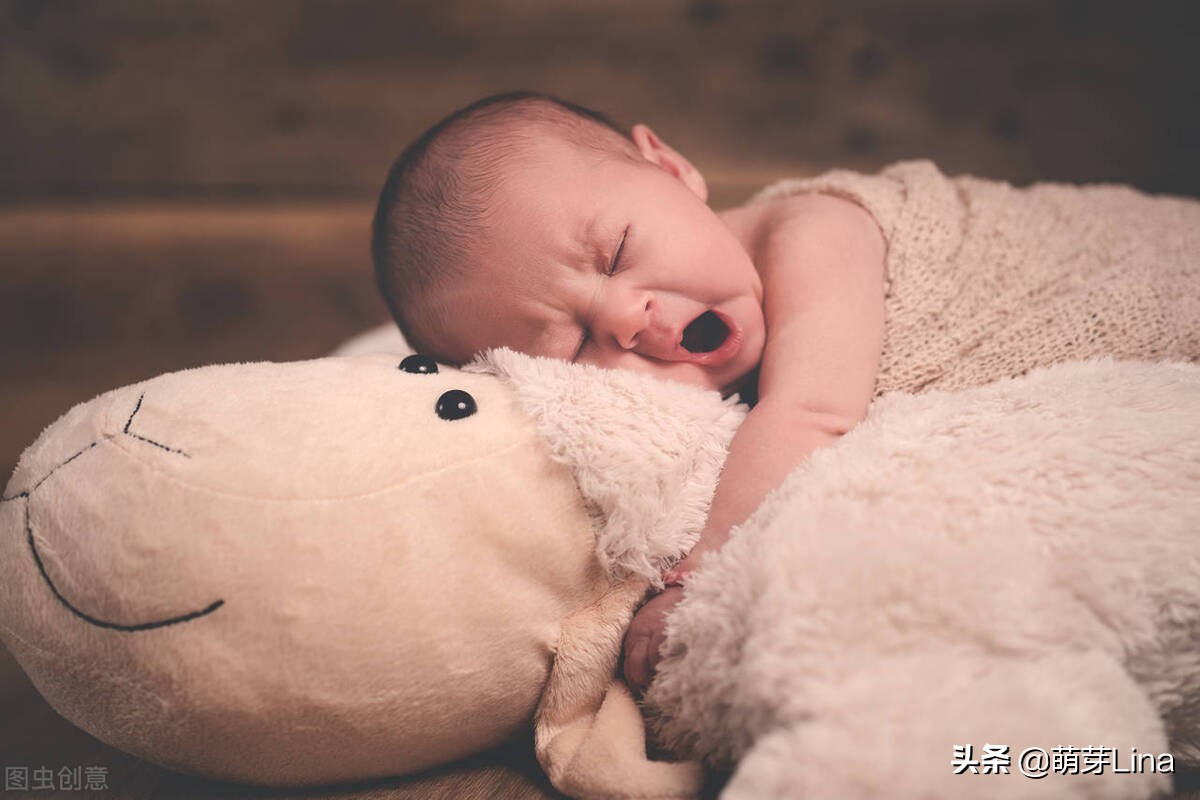 宝宝睡眠5大症状，颤动、撞头，有这些症状才需要看医生