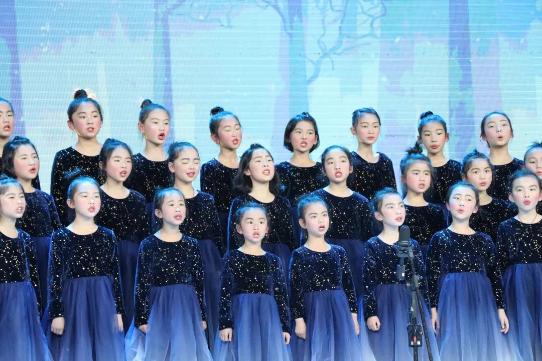合肥世界外国语学校参加《童声中国--校园合唱节》节目