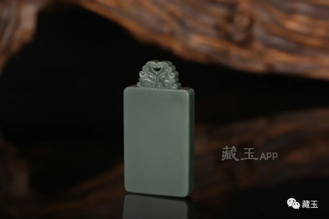 兼顾朴素与奢华的玉雕——平安无事牌