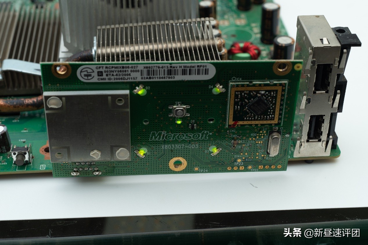 XBOX360拆解修复：我在厨房解决了万年诟病的三红问题