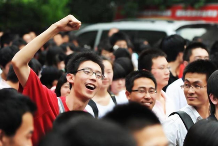 高三老师说，高考分数会比一模分数“高出”30分左右，有何依据？