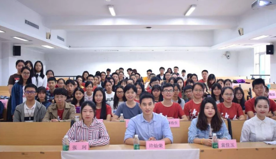 大一新生若加入学生会，尽量选择这“4个部门”，对就业很有帮助