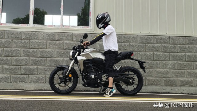 被价格掩盖了实力！本田CB300R骑行体验 完美的入门级街车