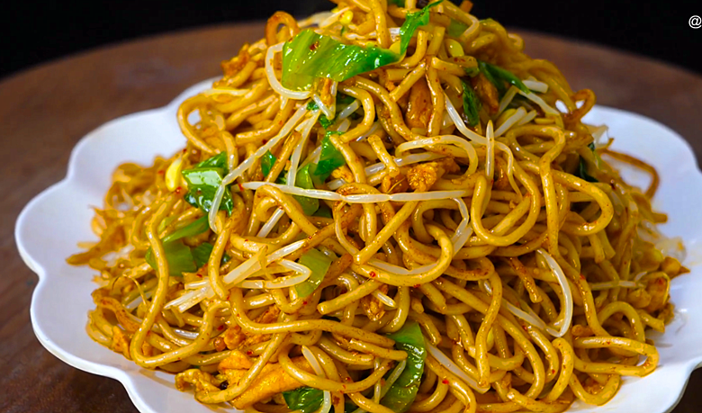 正确的做炒面的方法 大厨教你炒面正确做法(食材_家常炒面的做法好吃