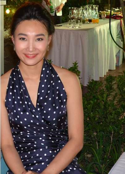 身高174李梓萌才是央视内部评出的第一美女，坚守岗位19年仍单身