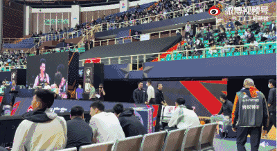 李春江杜鋒郭士強（差距！朱芳雨杜鋒不尊重恩師李春江，楊鳴看到郭士強后彎腰交流）
