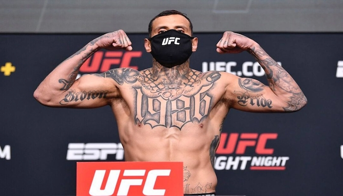ufc和普通人街斗（200多次街斗經(jīng)歷的社會(huì)人，殺進(jìn)UFC后如此兇殘）