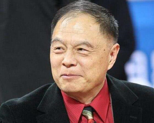 曹芳为什么进不了nba(这就是灌篮：为什么针对曹芳？投进了也不夸你，因为打得不合理)