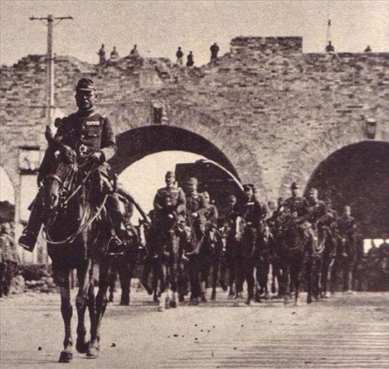 1934年，一女学生放弃明星梦，最终成了潜伏在蒋介石身边的听风者
