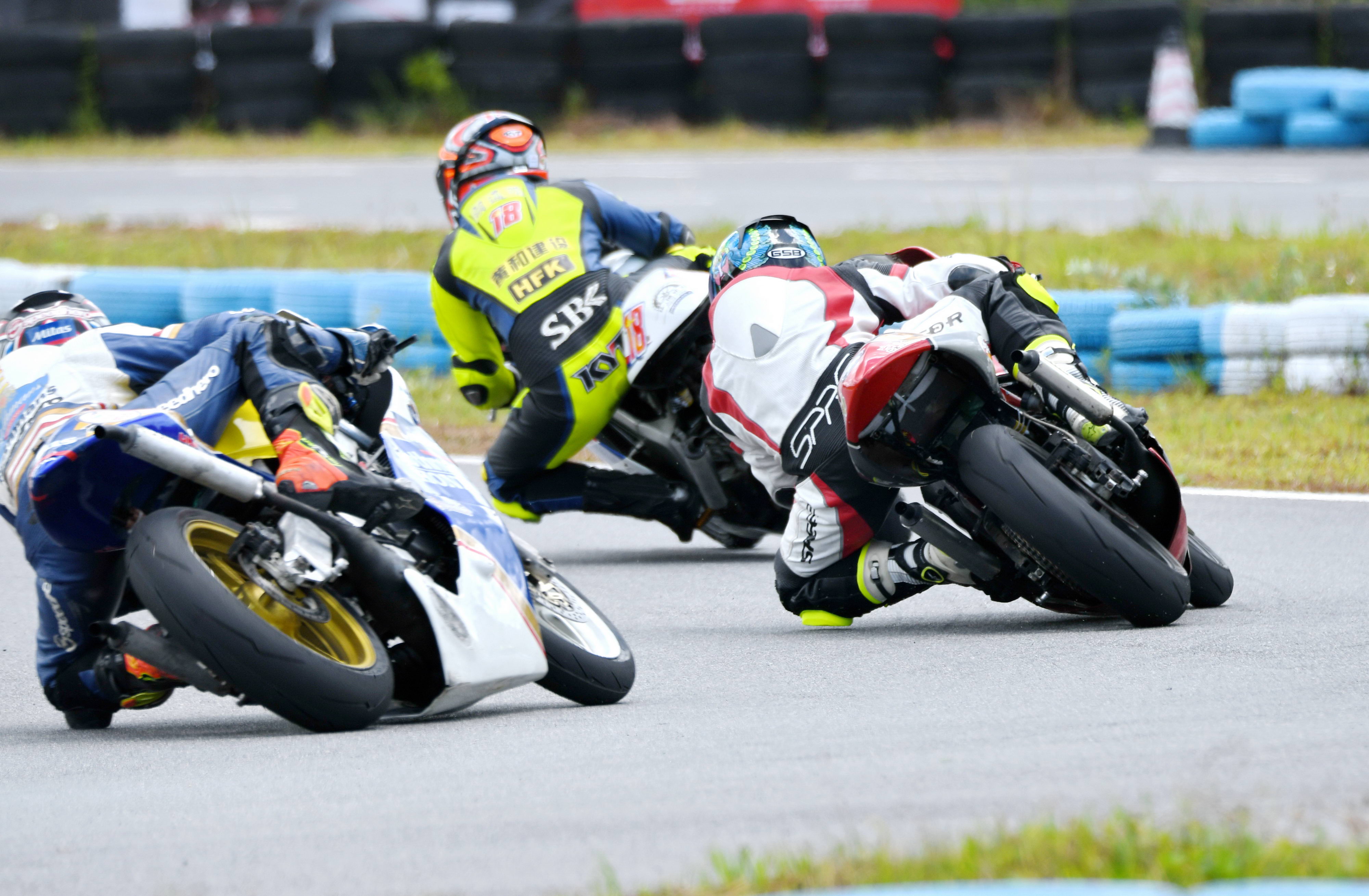 郑伟雄赛车(伟业达 gp:2021 大湾区摩托车大赛 改装街车公开组(2t))