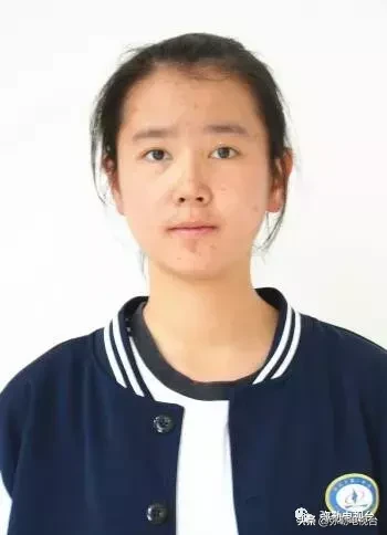 弥勒这几十名少年，真棒！有你母校的吗？