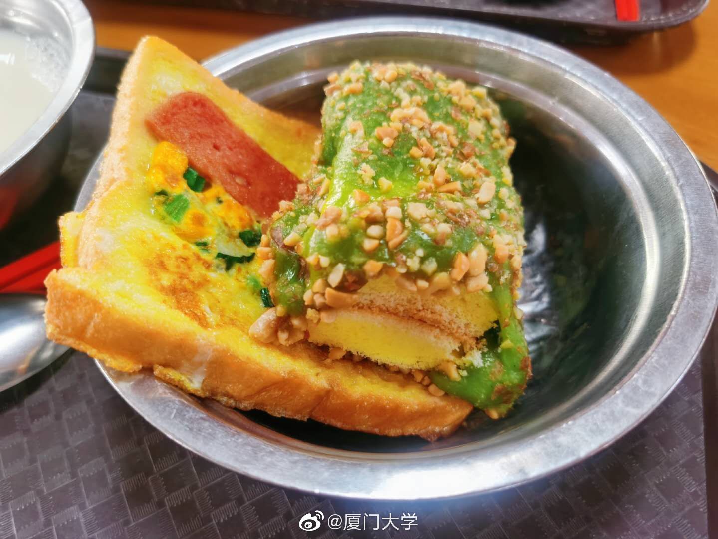 厦门大学食堂有多好？中式大厨做盘菜6元，米饭免费10年，值了
