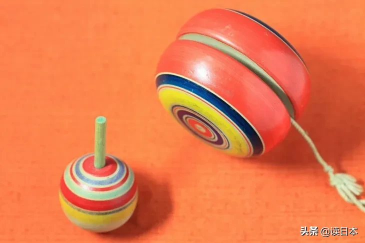 悠悠球起源于(拍洋画、玻璃球...原来这些我们从小玩到大的玩具在国外也很流行)