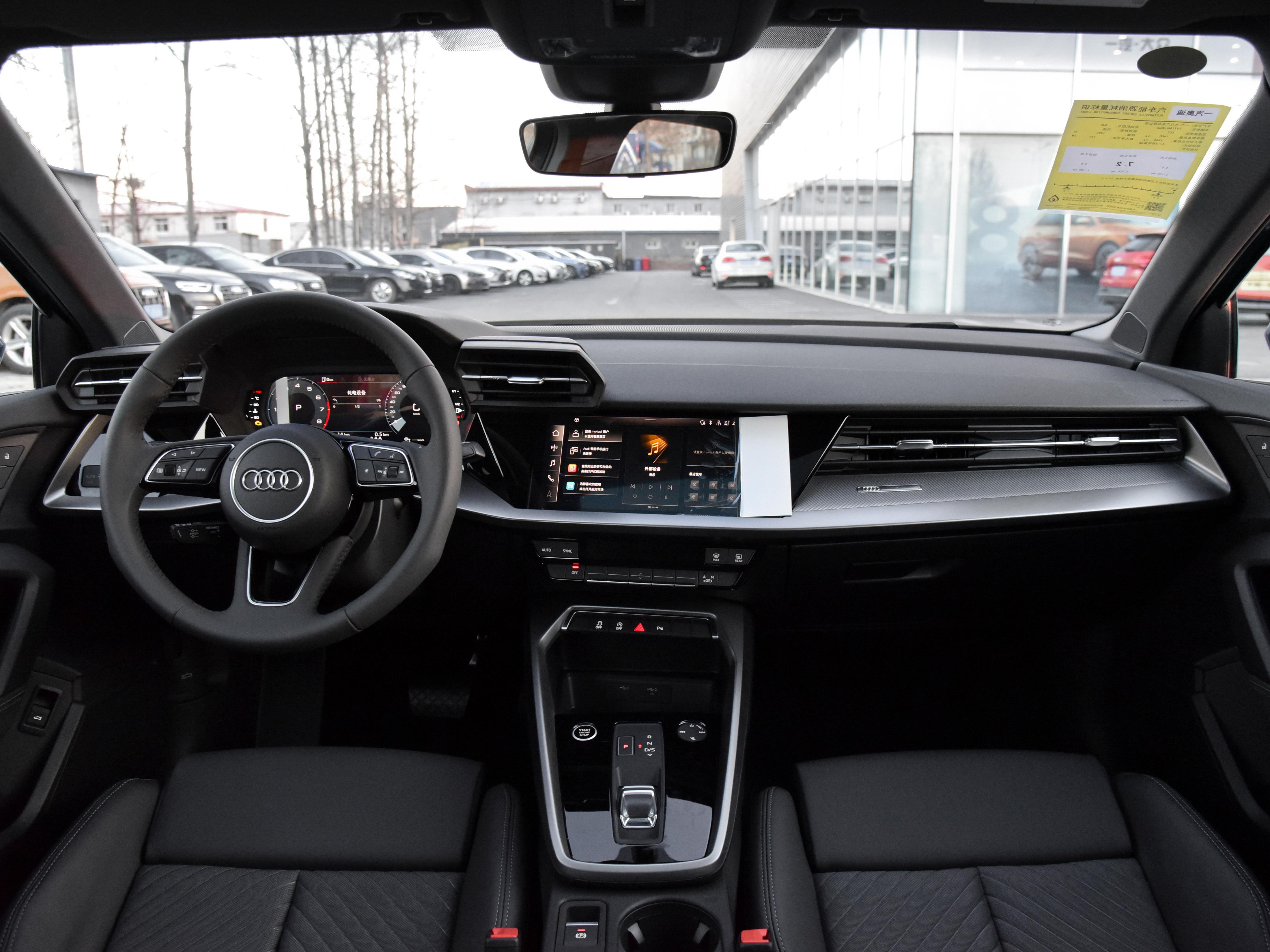 奥迪小钢炮的换代,内饰超a4l,开着还省油,带你看奥迪a3