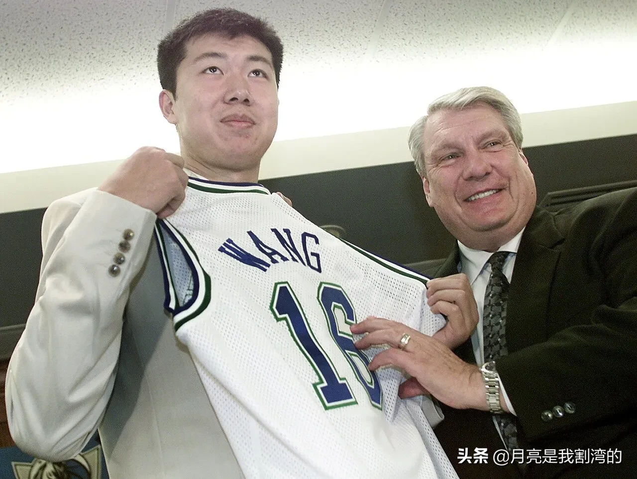 nba球衣裤子为什么以前短（科普：乱花渐欲迷人眼？讲述NBA球衣发展史）