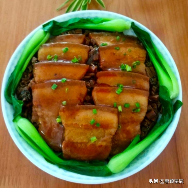自制梅干菜有绝招，教你三种方法，一腌二晒三蒸，这干菜扣肉太香