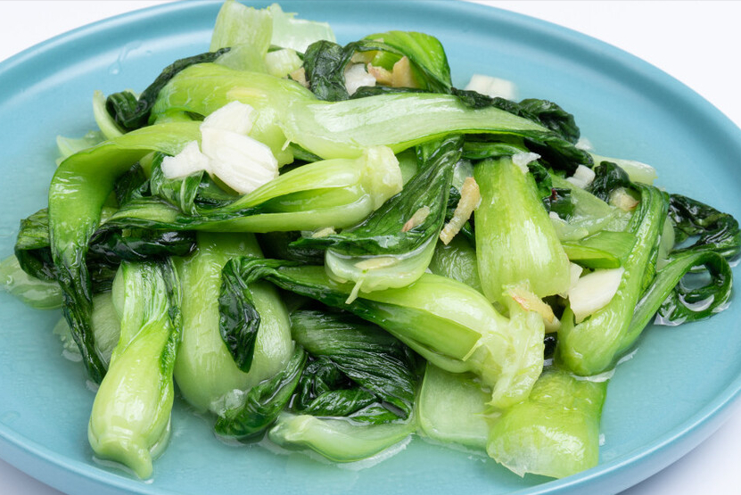 炒青菜，不变色不出汤是基础，广东大厨分享2个窍门，好看又好吃