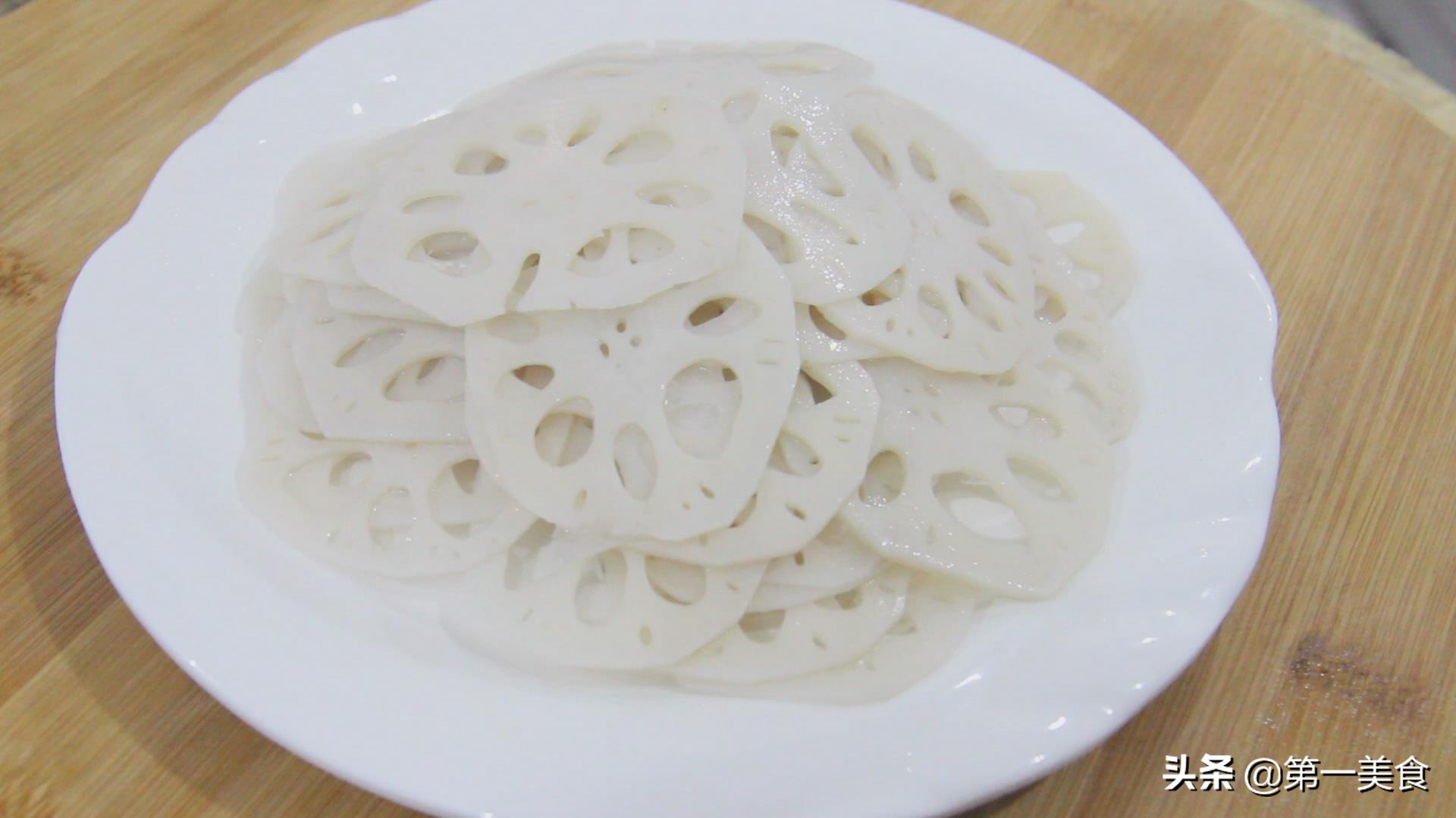 厨师长教你这样做，凉拌莲藕，清脆爽口不发黑，做法简单