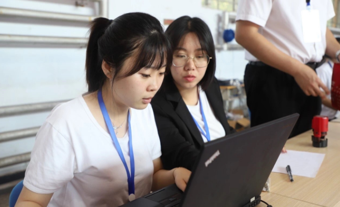 大学新生要不要加入学生会，好处多还是坏处多，学姐说出答案