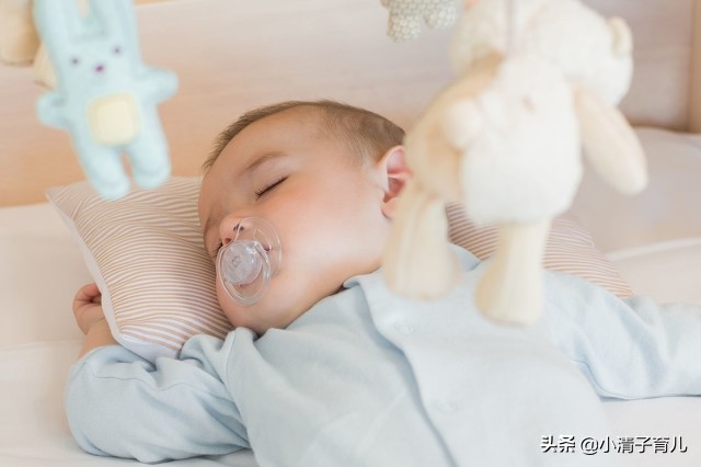 婴儿使用安抚奶嘴正确了？