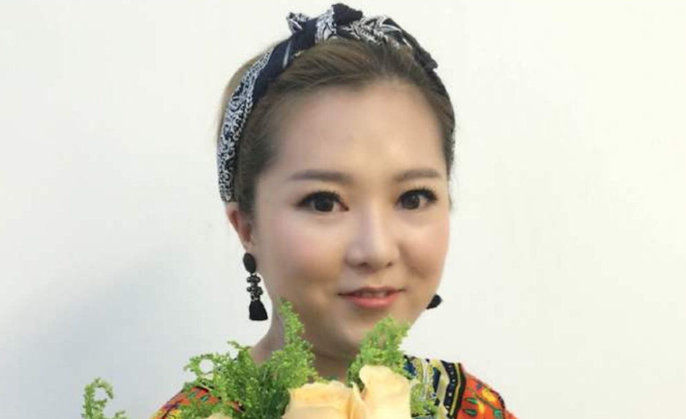  #乔诗语回应粉丝控诉# 乔诗语在直播间被粉丝团团围攻，双方隔空对质。