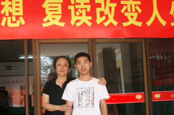 2021年高考文科生太难了，500分也将要读专科，理科生喜大普奔