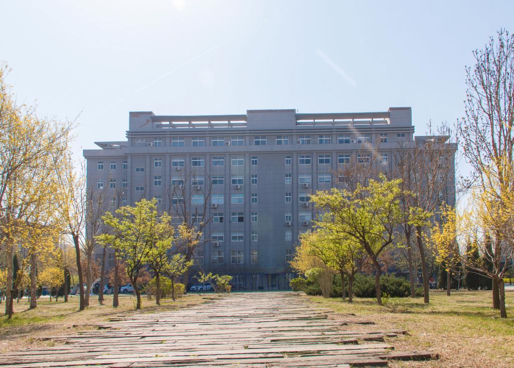 校考专业成绩状元，天津美术学院高考文化成绩最低需要多少分？