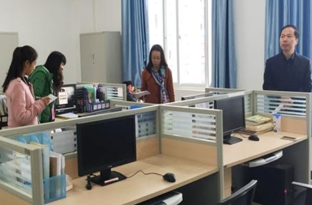 1977年高考试卷流出，题目与现在差距很大，学渣：应该早生几年