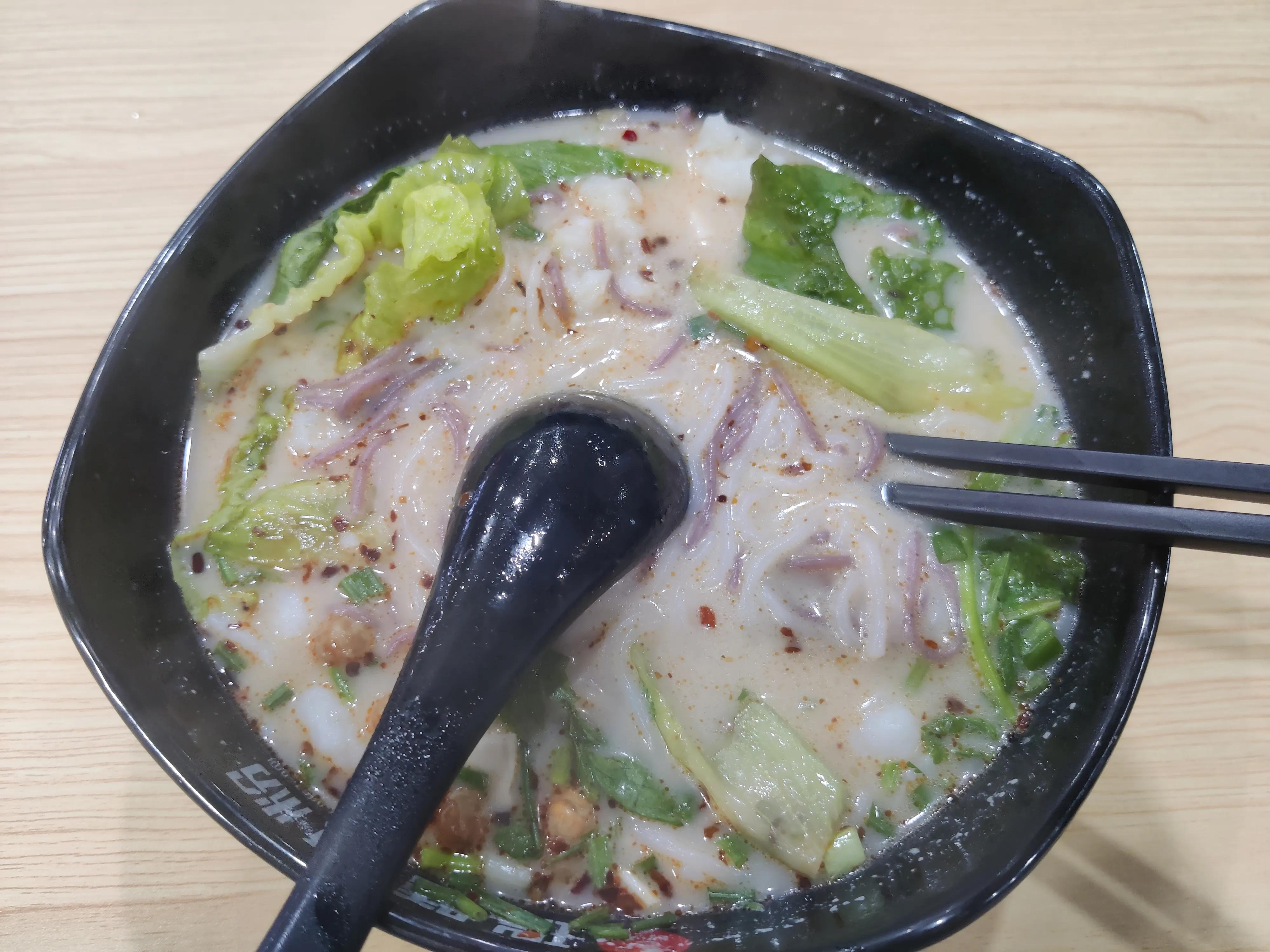 大学生活｜小张同学分享近期在食堂吃的一日三餐