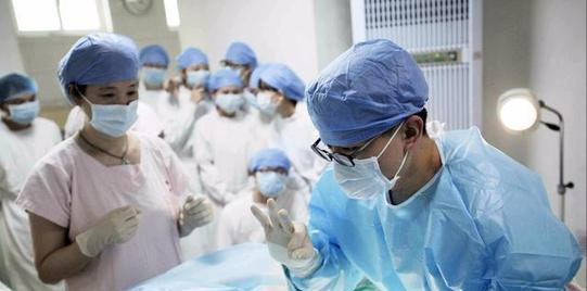 我国医学院校中的“八大天王”，均为985，考上相当于金饭碗