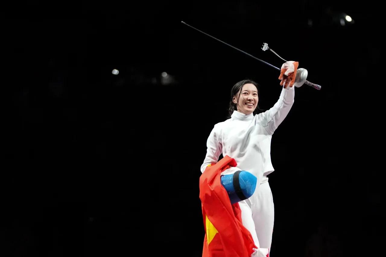 孙一文重剑多重("击剑女神"孙一文,从体弱多病到奥运冠军,堪称新一代