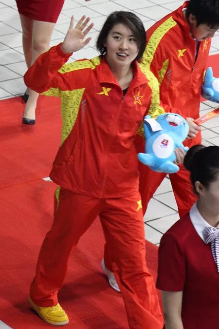 中国游泳队女子选手(中国游泳史上十大美女，张雨霏傅园慧罗雪娟入选，奥运冠军嫁教练)