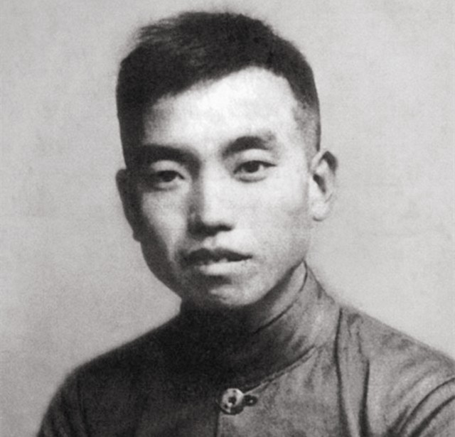 红军曾有11个军团，首任军政主官都有谁？1955年什么军衔？