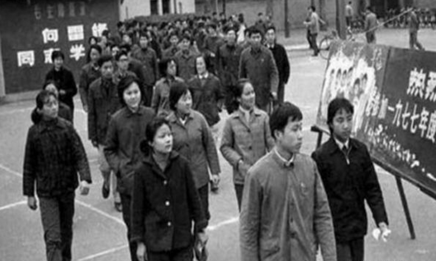 44年前“高考试卷”曝光，那年的状元语文差1分满分，太简单了