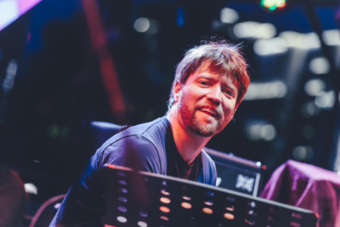 一个英国人的入滇记：捧红山人乐队，14年力撑云南少数民族音乐