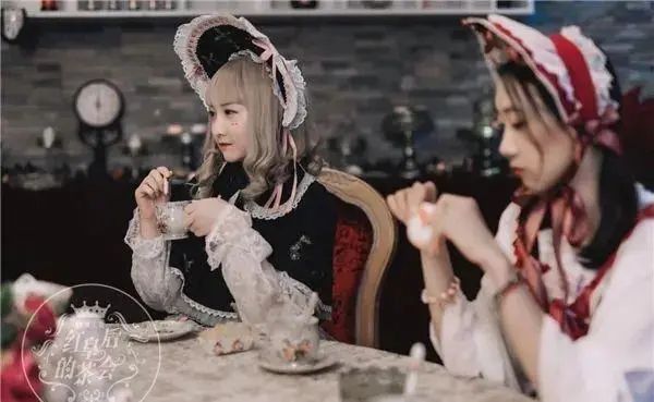 奔跑的剧本杀，一次200—300元，有人一个月去十次26/64