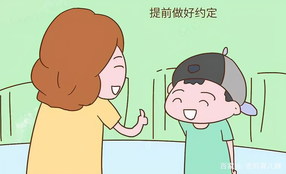 萌娃因买玩具耽误回家时间，遇大雨一路道歉，网友：可爱又懂事