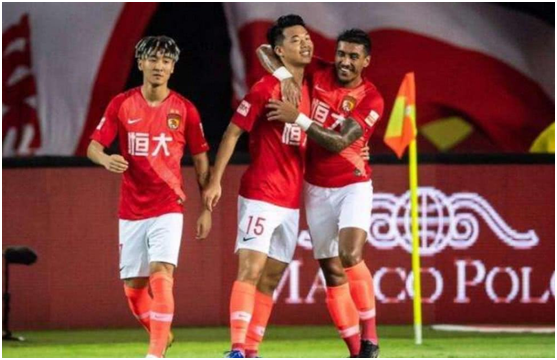 中超球迷群体是哪里（中超哪个球队球迷最多？国安上榜，鲁能排第三，第一当之无愧）