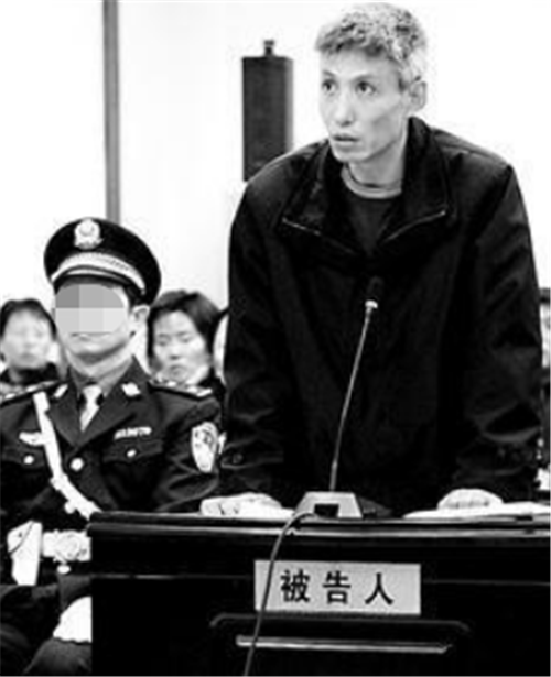 2000年，沈阳黑老大刘涌被捕，14名律师帮他减刑，结局如何？