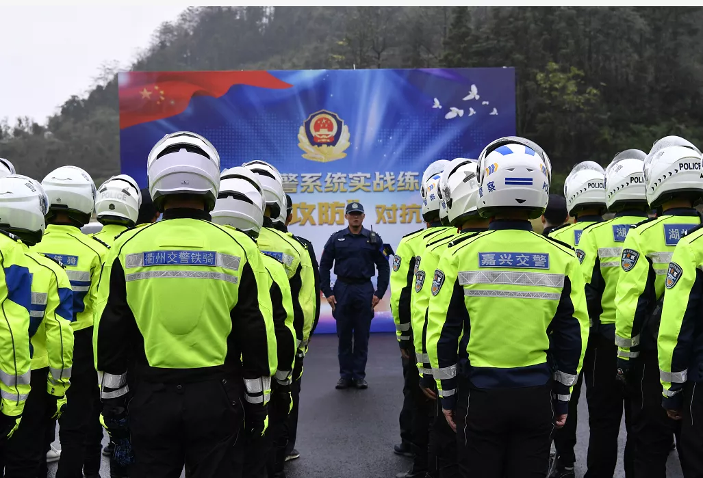 振奋人心的口号一次次响起！这场全省交警精英大比武真“硬核”