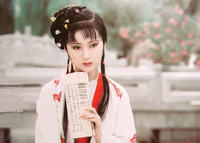 《简•爱》人物形象的塑造和表现手法