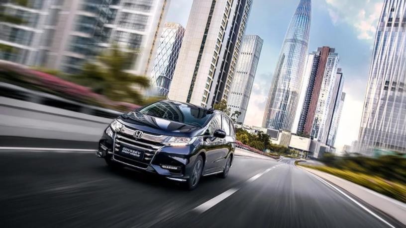 除了现象级的丰田赛纳 30万级别还能选哪些热门MPV