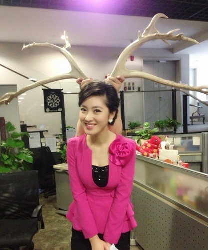 06德国世界杯美女(她是国脚杜威的前女友,何卿近照,散发着时尚的气息