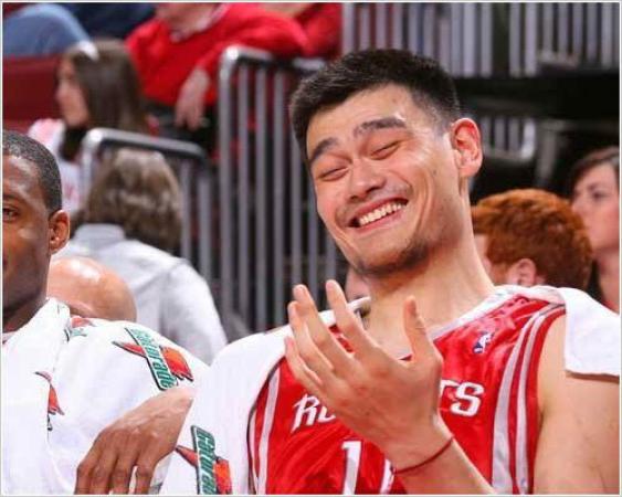 姚明为什么能在nba混(为什么没有人黑姚明？)