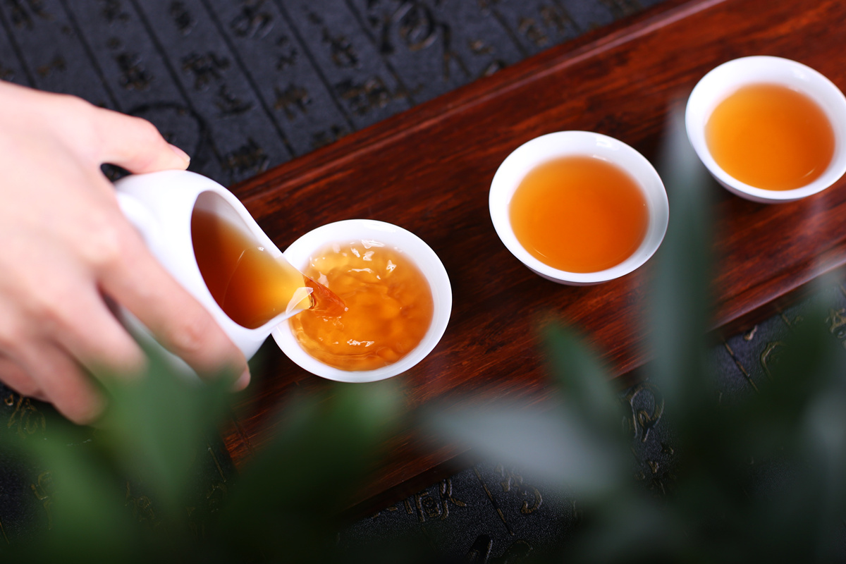 这些与茶相关的唯美句子，总有一句打动你心