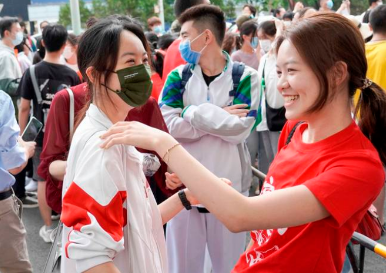 重庆高考考生新闻（他复读）