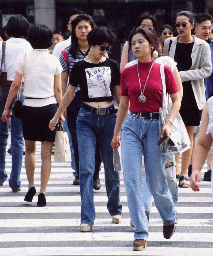 惊艳！东京90年代的“素人街拍”，没有PS滤镜，照样时髦得不像话