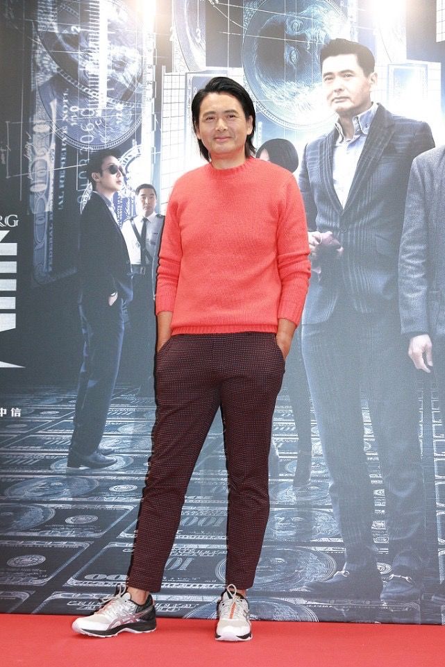 周润发真老了,穿紧身衣变"纸片人",戴帽子也遮不住白发